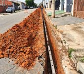 Prefeitura de Sorocaba e Saae realizam implantação de rede de água no bairro Vida Nova