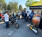 Servidores do Saae-Sorocaba recebem ação educativa “Motociclista Seguro” como parte da Campanha Maio Amarelo
