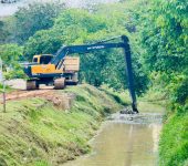 Saae-Sorocaba executa limpeza e manutenção preventiva de córrego Jardim Mathilde